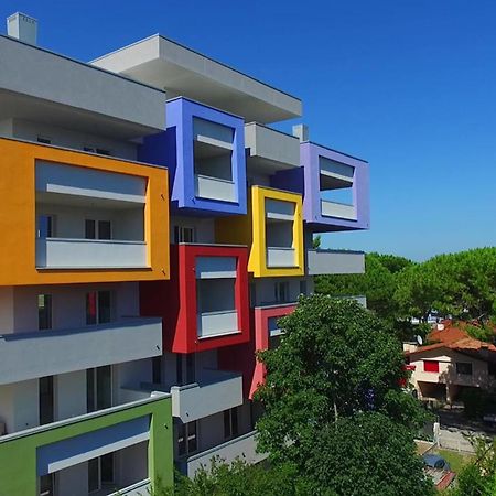 Design And Comfort In Central Bibione Apartment Exterior photo